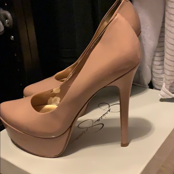 Jessica Simpson nude stiletto heels - Picture 3 of 3